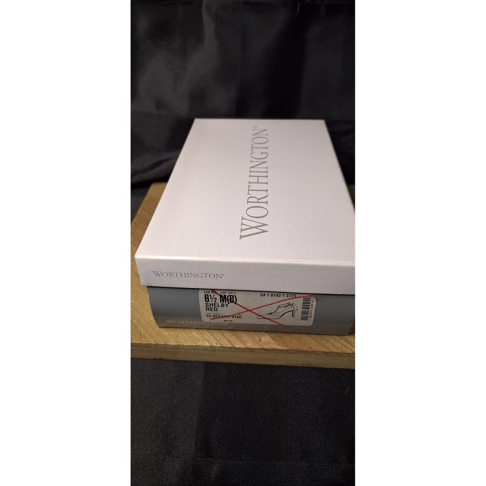 Worthington Shelby Red Leather T-Strap Square Toe Heels Pumps 6.5M 023-5177 - Picture 2 of 14